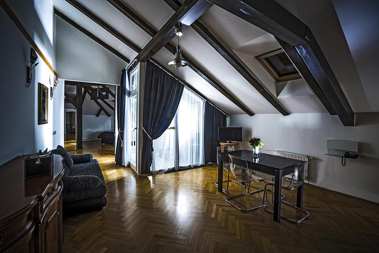 Deminka Palace Praha Bagian luar foto