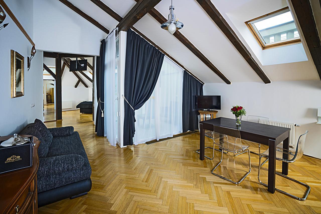 Deminka Palace Praha Bagian luar foto