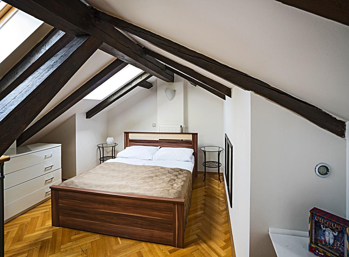 Deminka Palace Praha Bagian luar foto