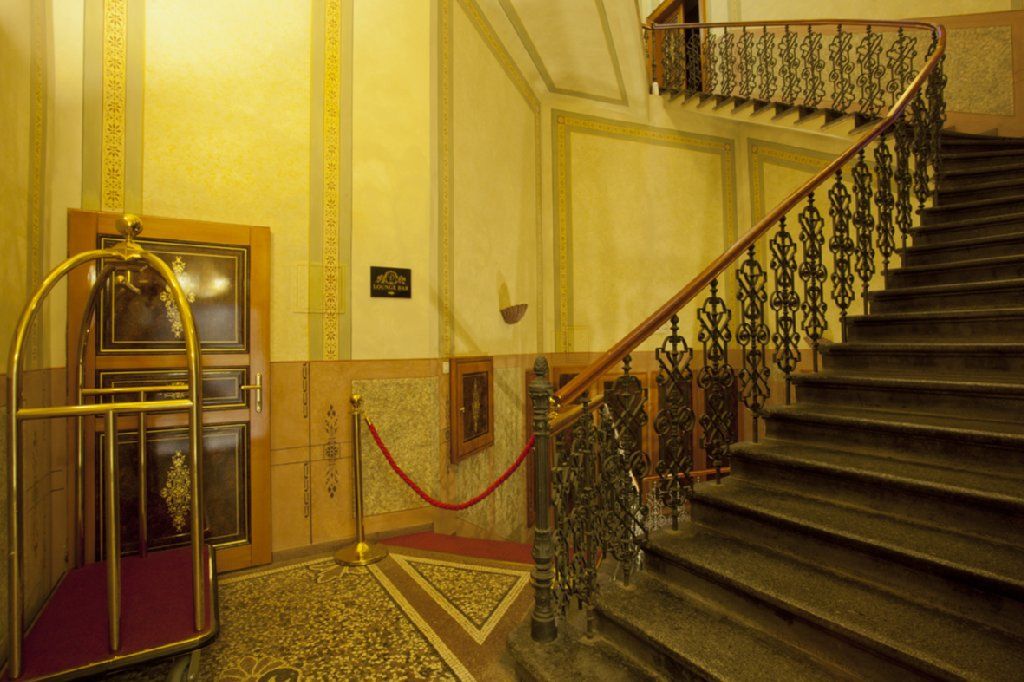 Deminka Palace Praha Bagian luar foto